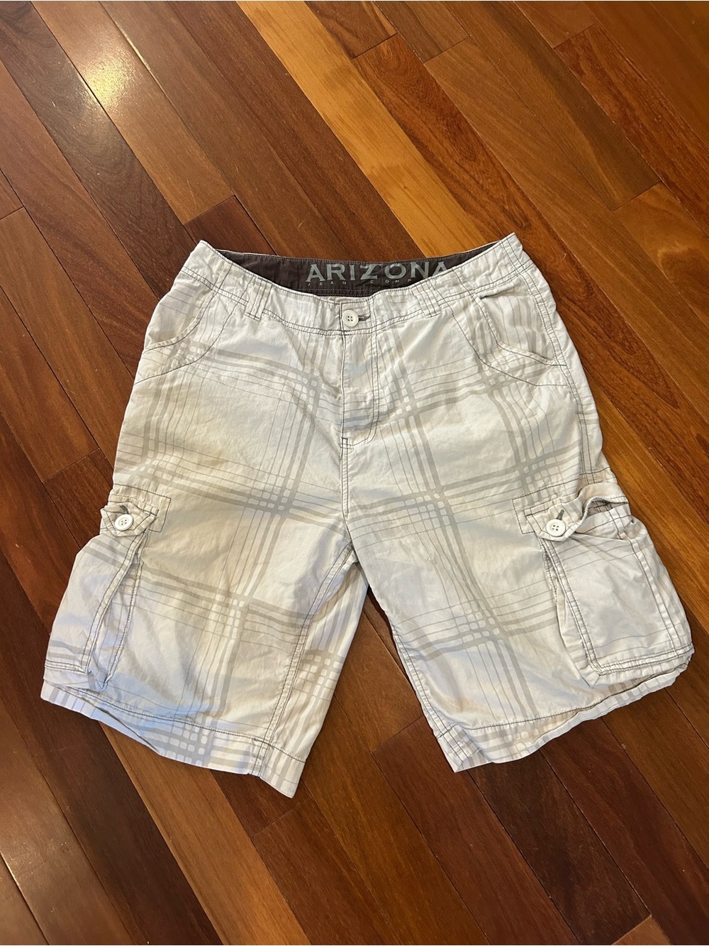 Arizona Jean Company Cream and Light Gray Plaid Cargo Shorts size 34